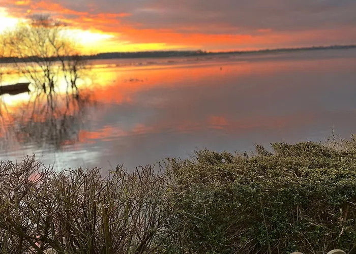 Les Marais De La Douve Hébergement de vacances *