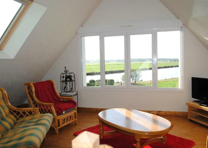 Les Marais De La Douve Hébergement de vacances *