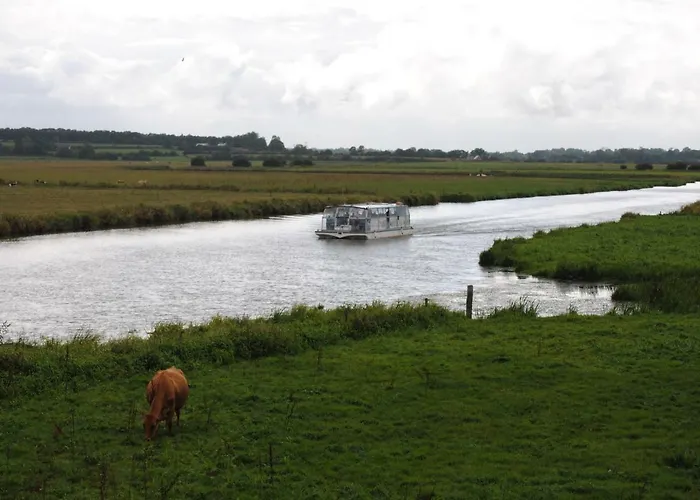 Les Marais De La Douve Hébergement de vacances